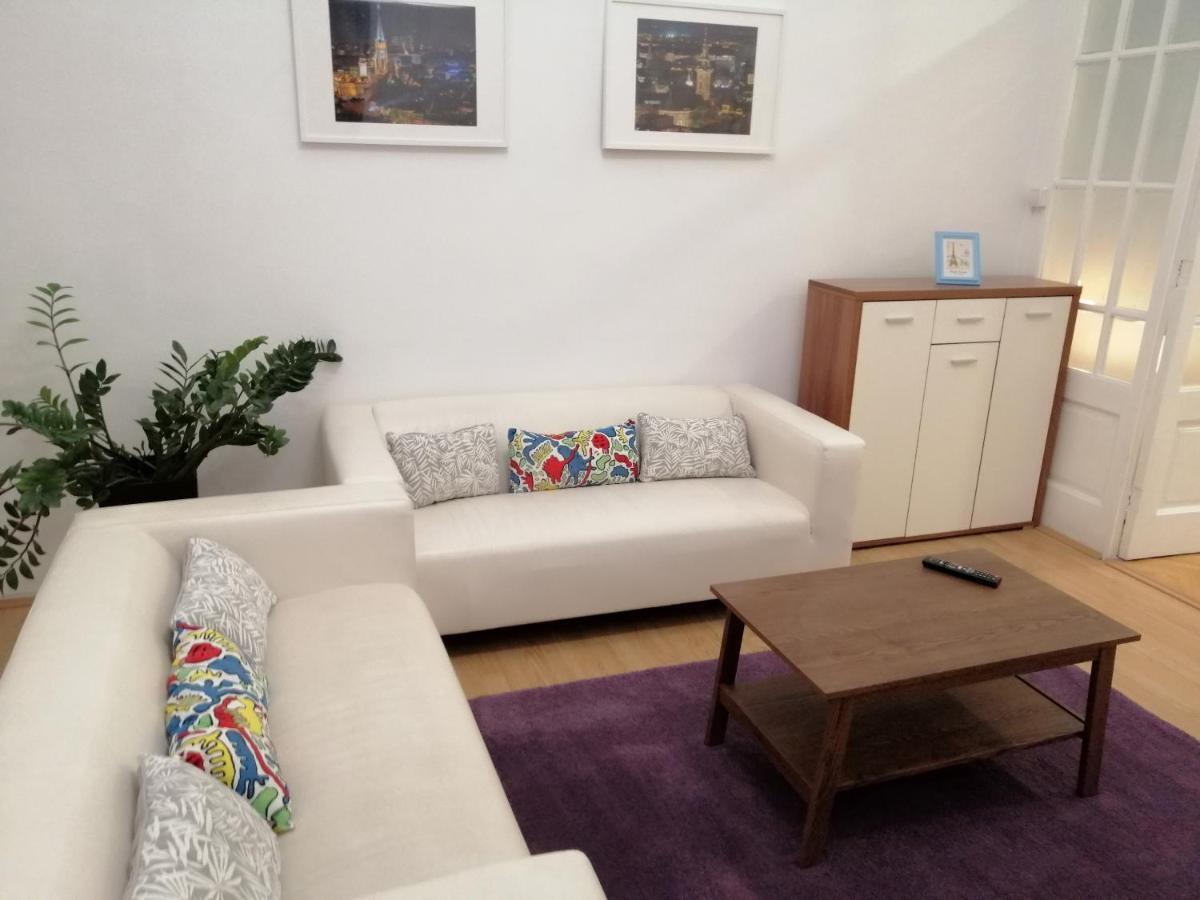 Filinhome Zmaj Jovina Suite Novi Sad Buitenkant foto
