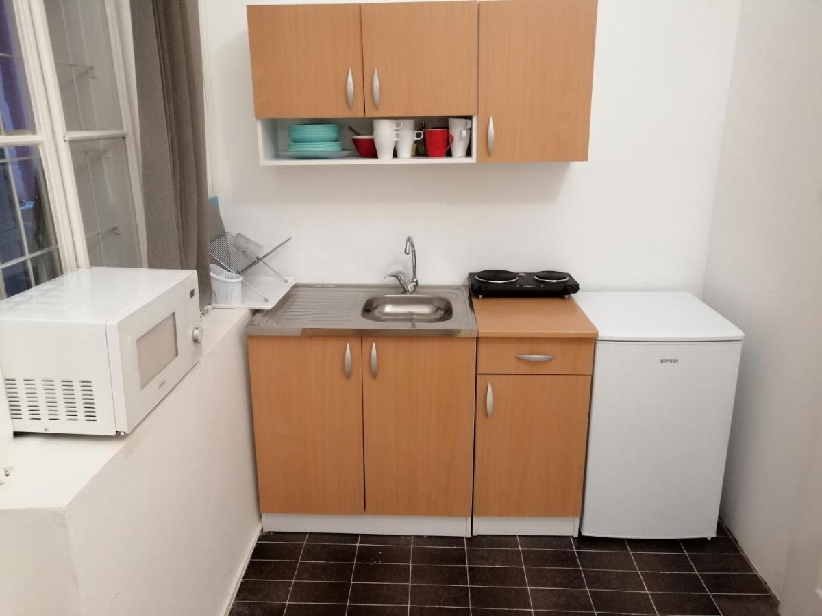 Filinhome Zmaj Jovina Suite Novi Sad Buitenkant foto