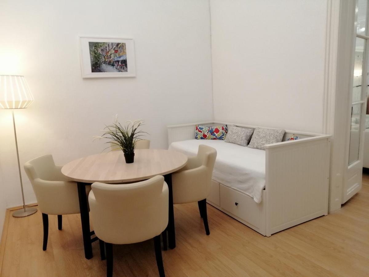 Filinhome Zmaj Jovina Suite Novi Sad Buitenkant foto