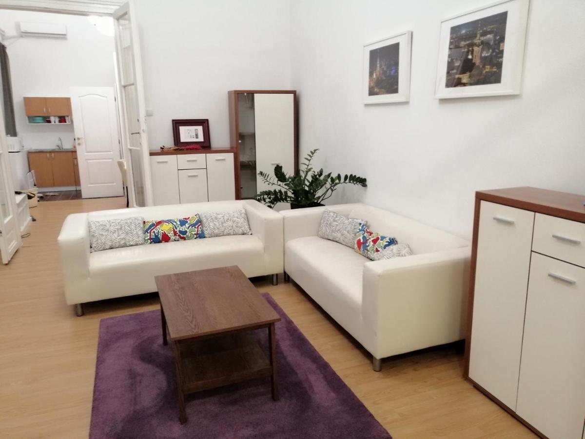 Filinhome Zmaj Jovina Suite Novi Sad Buitenkant foto