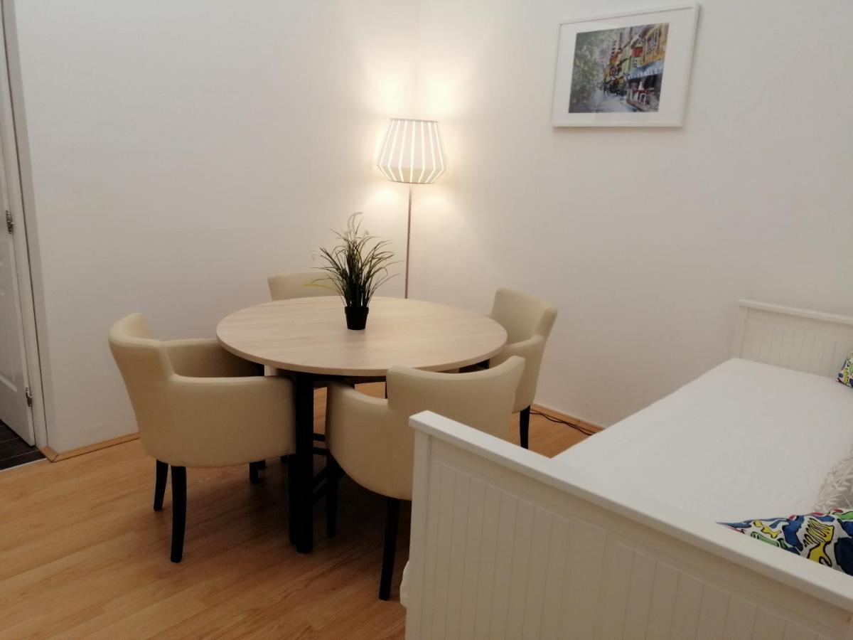 Filinhome Zmaj Jovina Suite Novi Sad Buitenkant foto