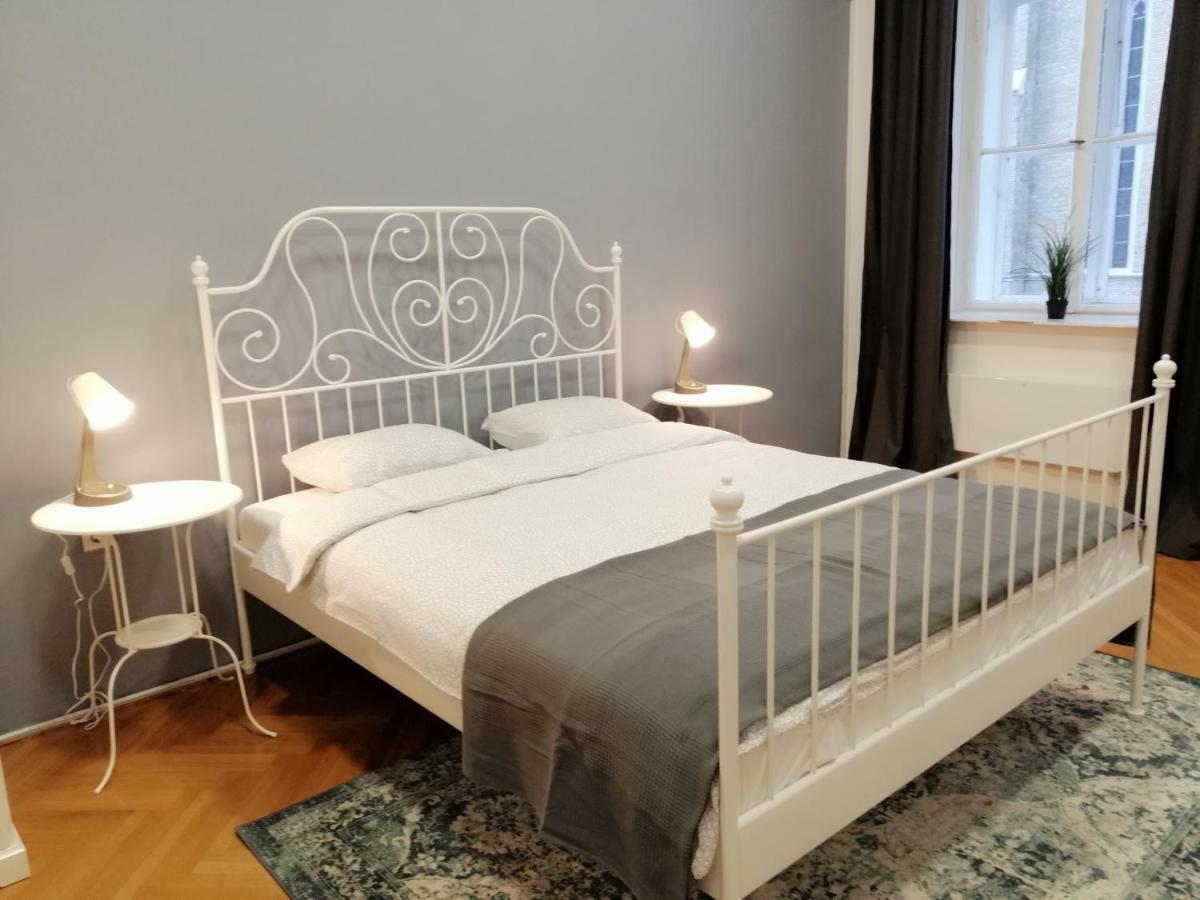 Filinhome Zmaj Jovina Suite Novi Sad Buitenkant foto